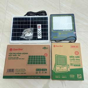 Đèn LED chiếu pha năng lượng mặt trời cảm biến 200W Ánh sáng trắng - Model : CP03.SL.RAD 200W.V2 6500K Rạng Đông