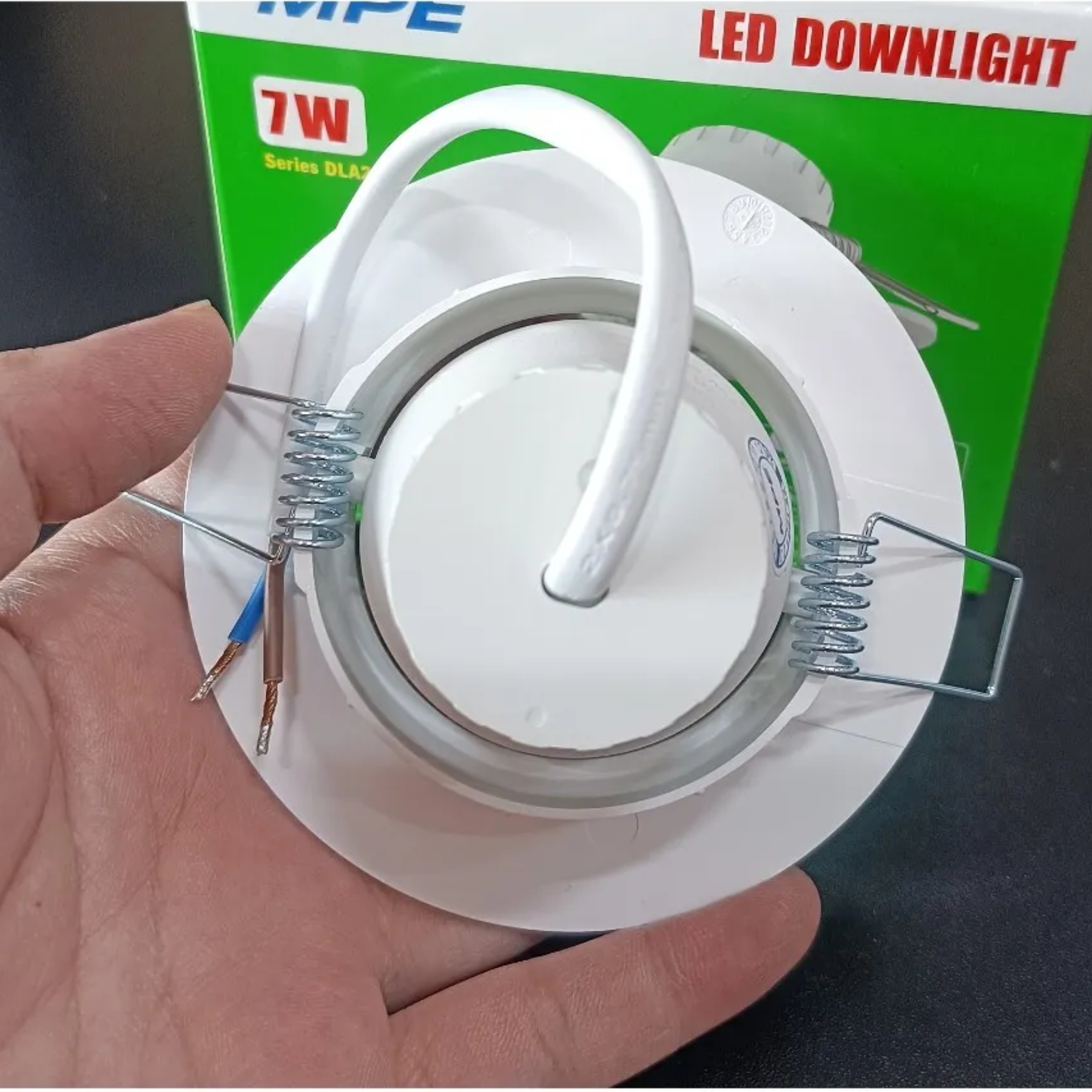 Đèn led downlight âm trần điều chỉnh hướng chiếu sáng mặt tròn 7W ánh sáng vàng DLA2R-7V MPE