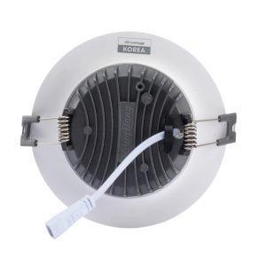 Đèn LED Downlight âm trần 8W lỗ khoét 90mm ánh sáng trung tính AT04 90/8W 4000K Rạng Đông