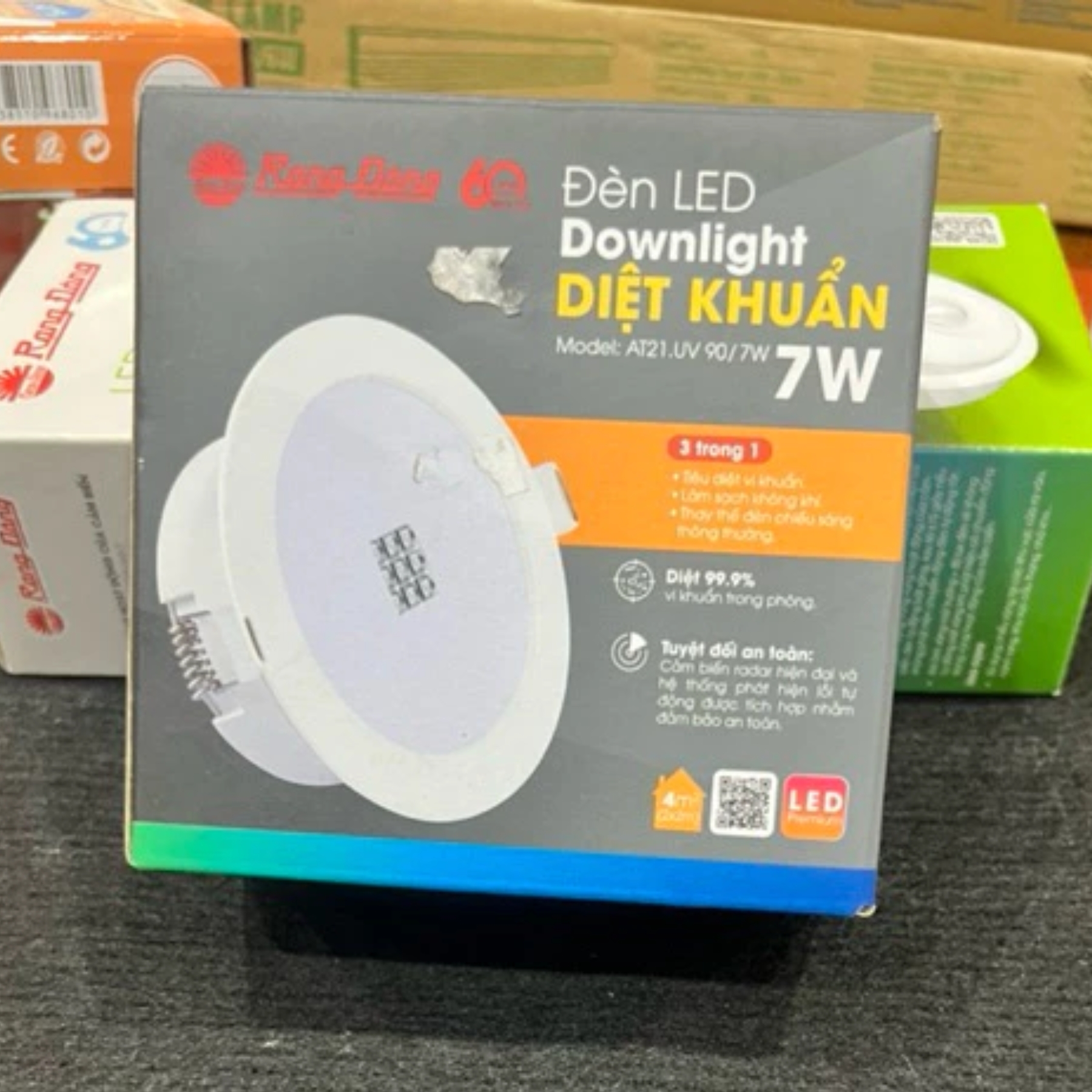 Đèn LED Downlight âm trần diệt khuẩn 7W ánh sáng vàng AT21.UV 90/7W 3000K Rạng Đông