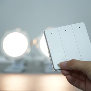 Đèn LED Downlight âm trần điều khiển remote 12W viền vàng đổi màu AT58.RM 110/12W (G) Rạng Đông