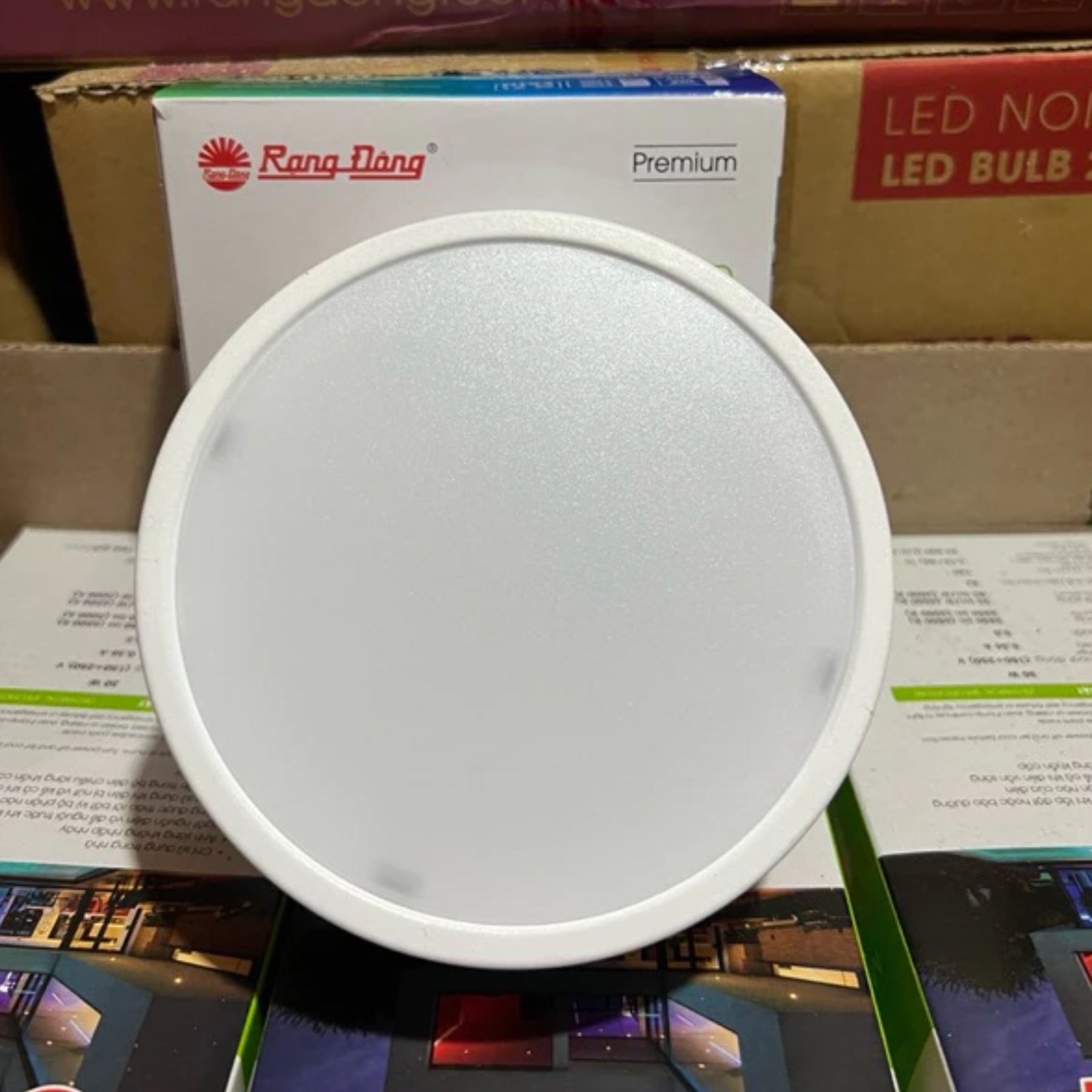 Đèn LED Downlight nổi trần 10W màu trắng đổi màu NT03 120/10W (Trắng) Rạng Đông