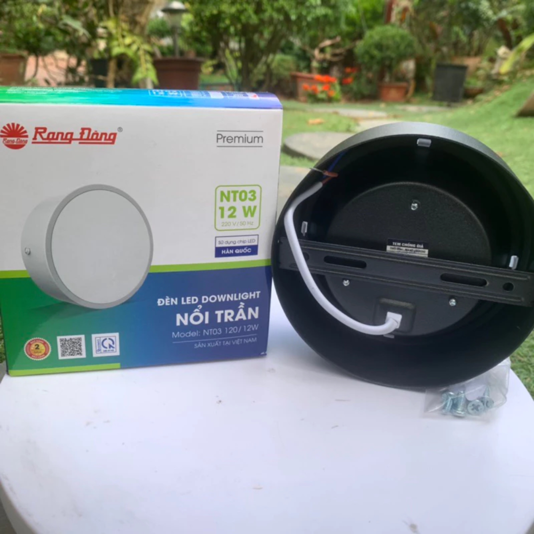 Đèn LED Downlight nổi trần 12W màu đen đổi màu NT03 120/12W (Đen) Rạng Đông