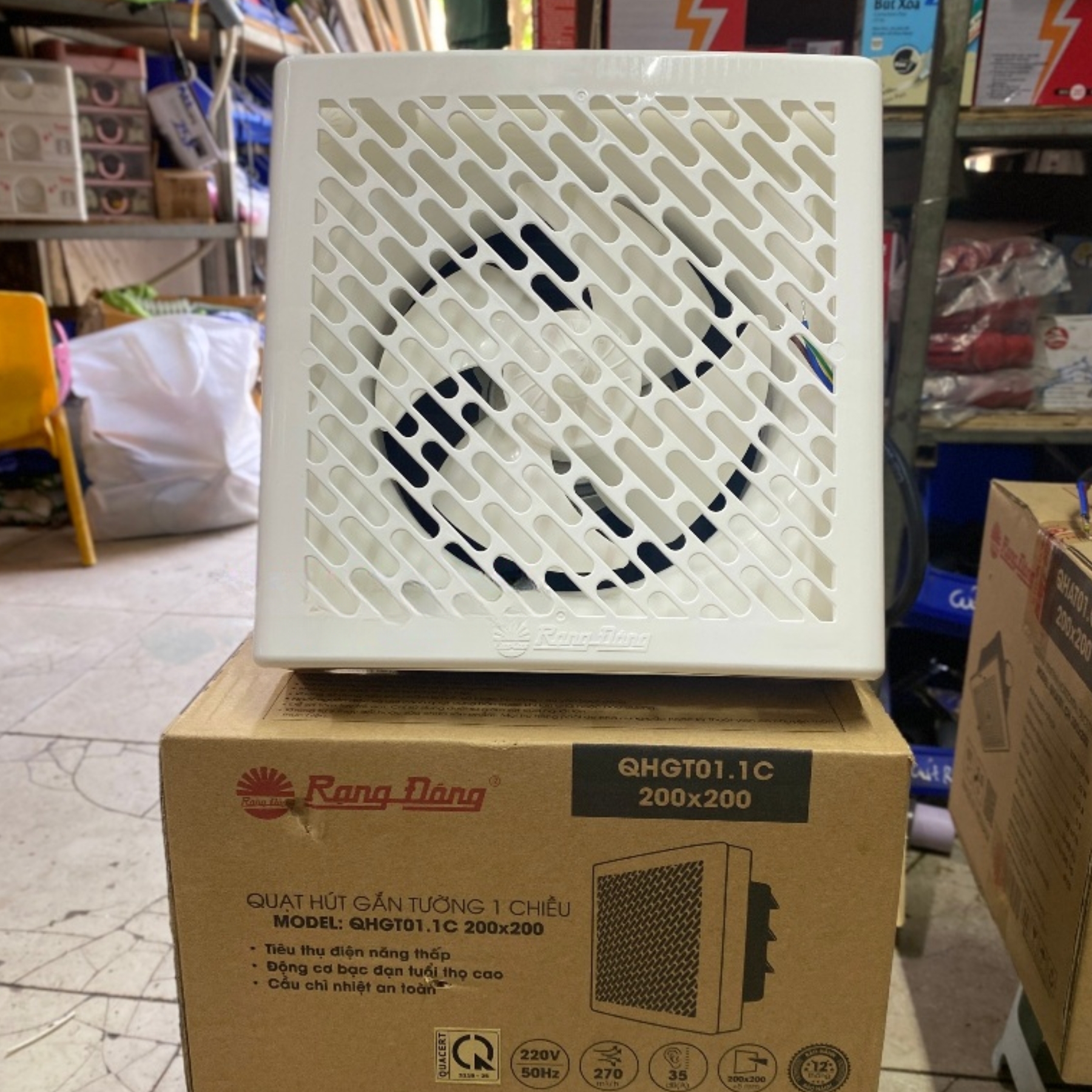 Quạt hút gắn tường 1 chiều QHGT01.1C 200x200 Rạng Đông