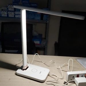 Đèn bàn học 24W led cảm ứng tích hợp đế sạc không dây bảo vệ thị lực TL5 MPE