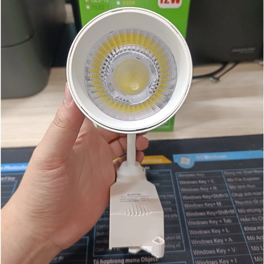 Đèn led chiếu điểm gắn ray màu trắng 8W ánh sáng trắng TSL2-8T MPE