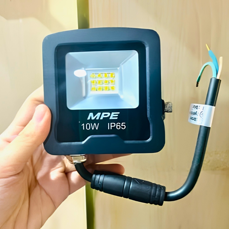 Đèn led pha 10W ánh sáng trắng FLD5-10T MPE - Thiết bị điện Mai Linh Electric