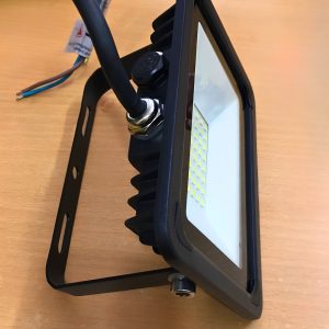 Đèn led pha 20W ánh sáng vàng FLD2-20V MPE - Thiết bị điện Mai Linh Electric