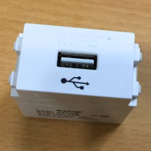 Ổ cắm sạc USB dòng điện DC 5V-2.1A mã A6USB MPE - Thiết bị điện Mai Linh Electric